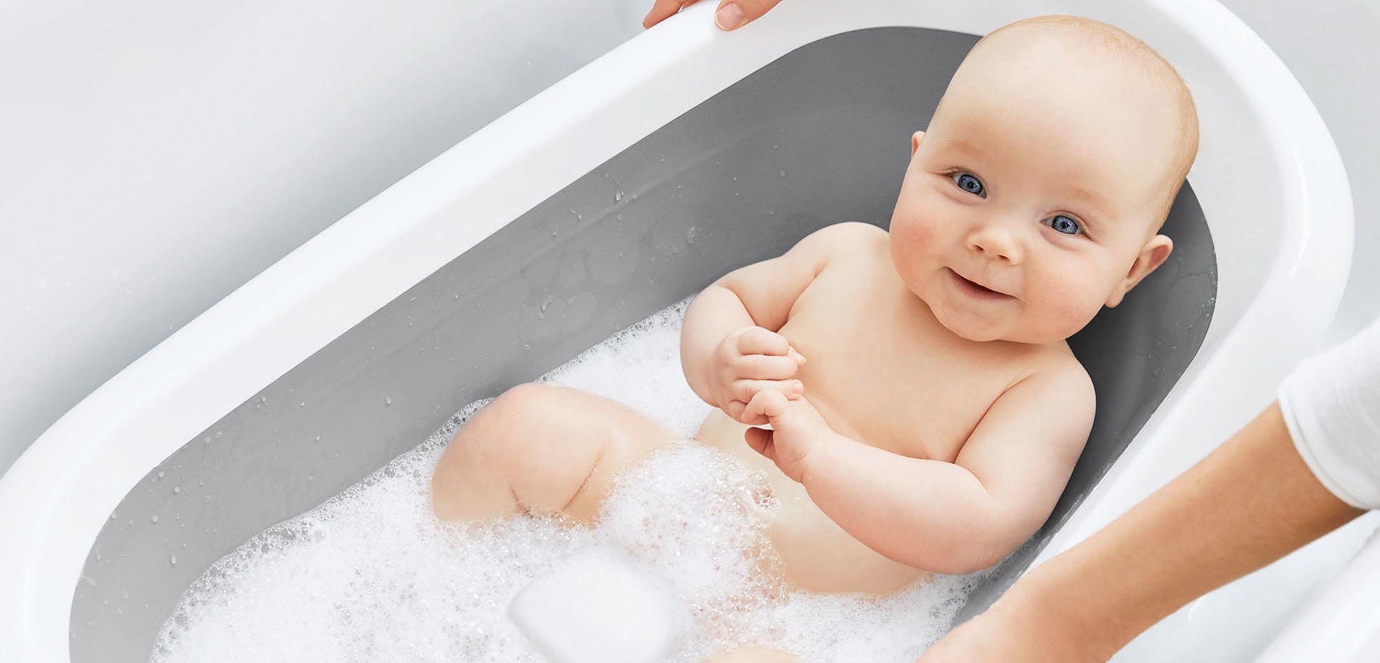 Wijzerplaat Weggegooid volgens 5 tips voor een baby die niet graag in bad gaat - Babymatters